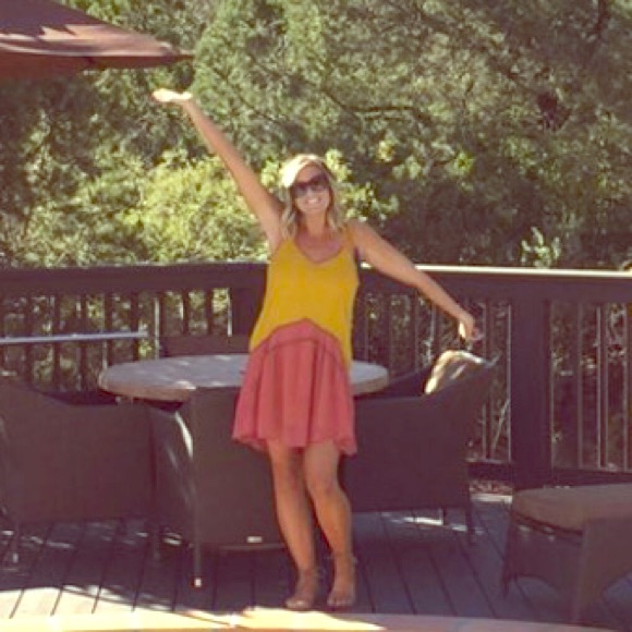 Xhilaration Dresses & Skirts - Super cute color block dress!